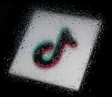 动感网络科技, tiktok平台靠什么赚钱？海外抖音比对其他跨境电商的优势